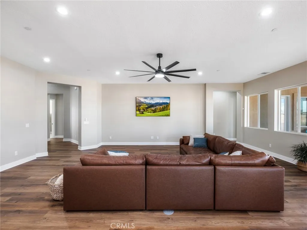 19568 Arcata Road, Apple Valley, California 92307 home-pic-13
