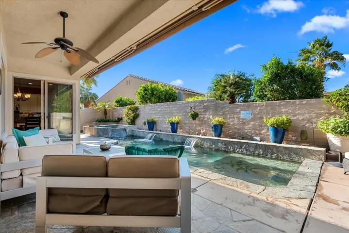 35-81218 Avenida Neblina-27