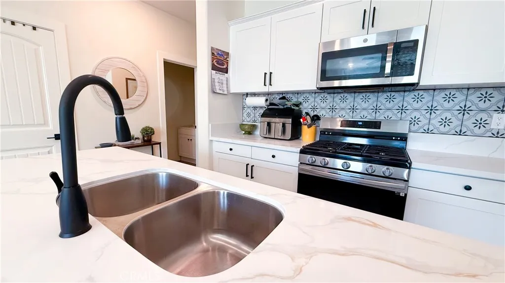 30383 Town Square, Menifee, California 92584 home-pic-20