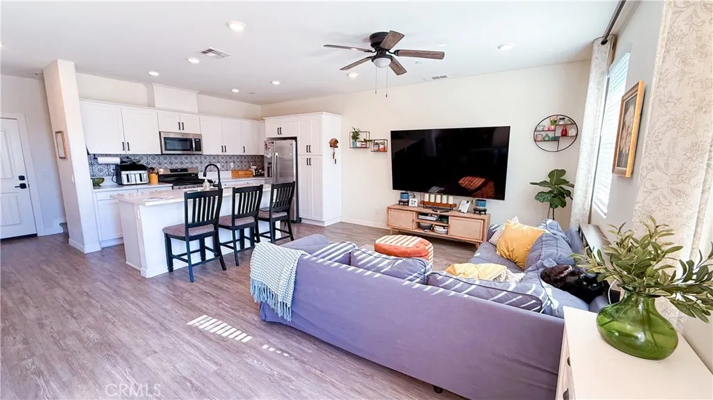 30383 Town Square, Menifee, California 92584 home-pic-10