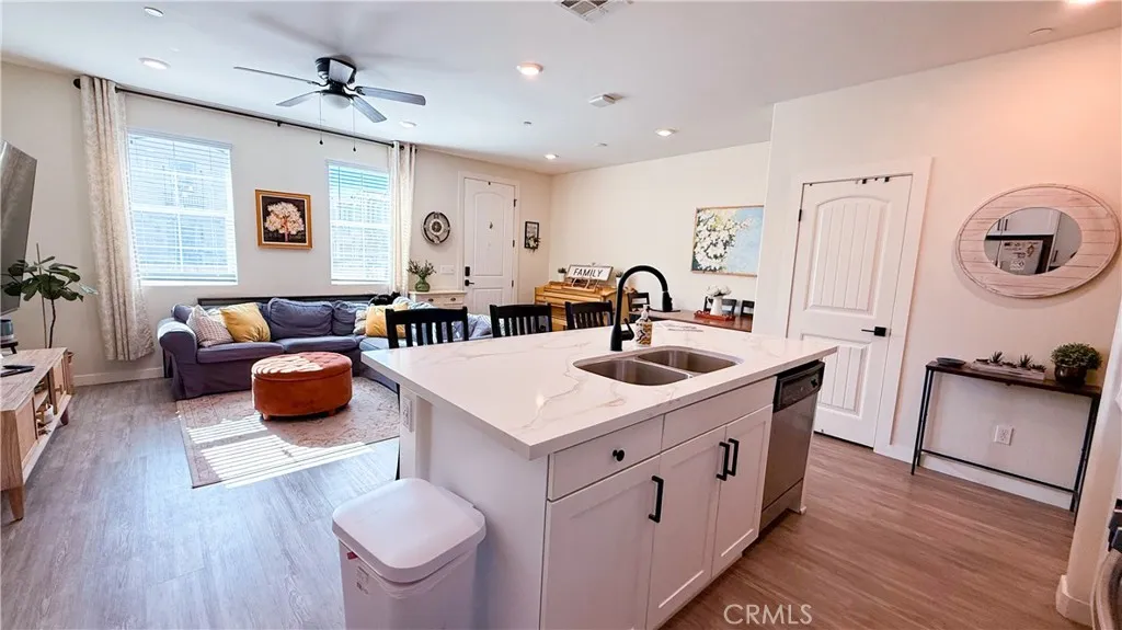 30383 Town Square, Menifee, California 92584 home-pic-27