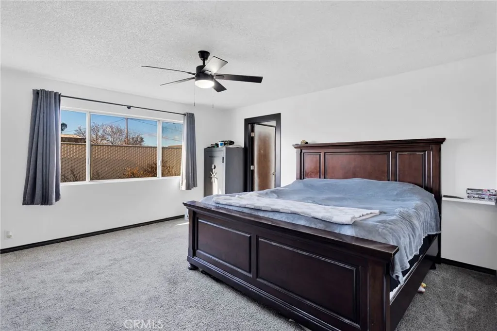 14010 Jicarilla Rd, Apple Valley, California 92307 home-pic-13