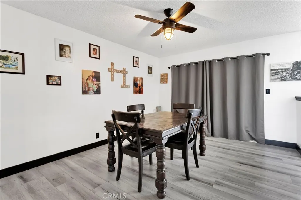 14010 Jicarilla Rd, Apple Valley, California 92307 home-pic-3