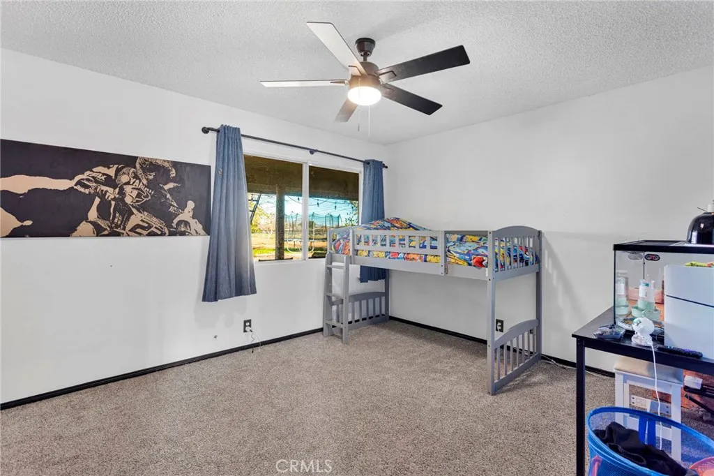 14010 Jicarilla Rd, Apple Valley, California 92307 home-pic-10