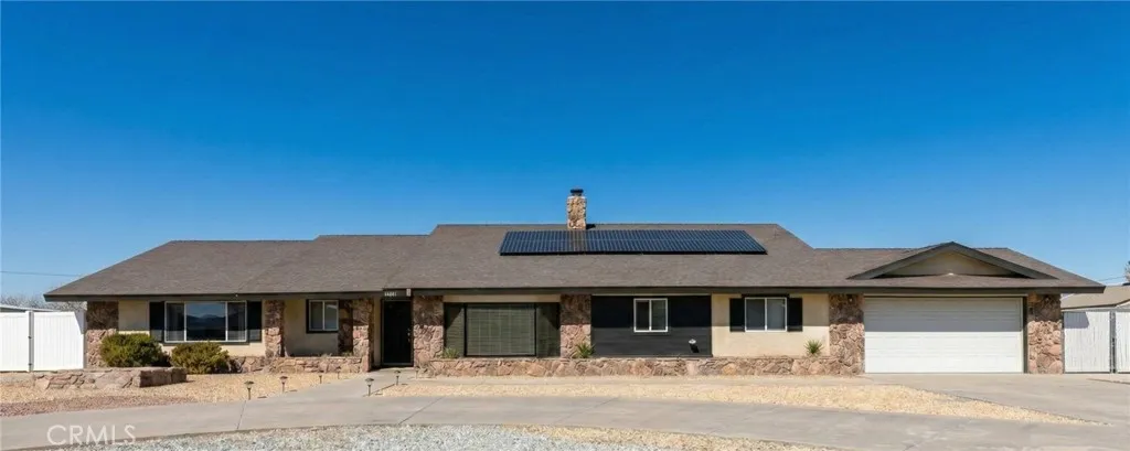 14010 Jicarilla Rd, Apple Valley, California 92307 home-pic-1