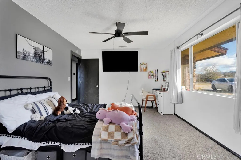 14010 Jicarilla Rd, Apple Valley, California 92307 home-pic-11