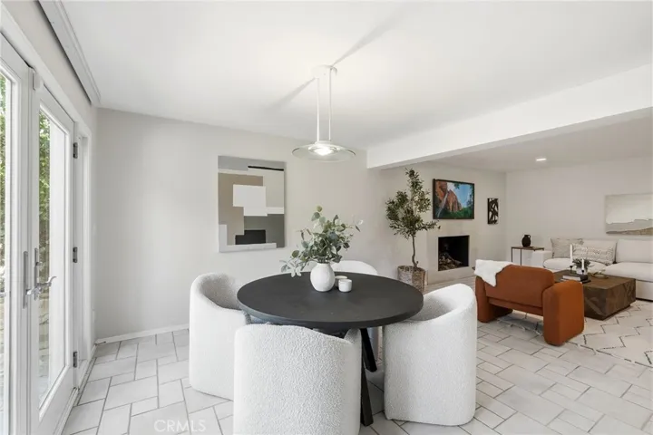 4747 Ellenita, Tarzana, California 91356