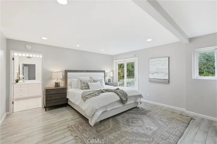 4747 Ellenita, Tarzana, California 91356