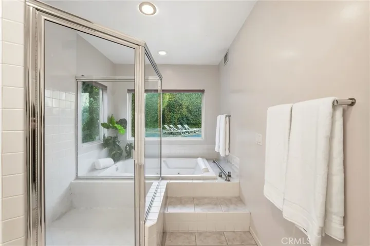 4747 Ellenita, Tarzana, California 91356