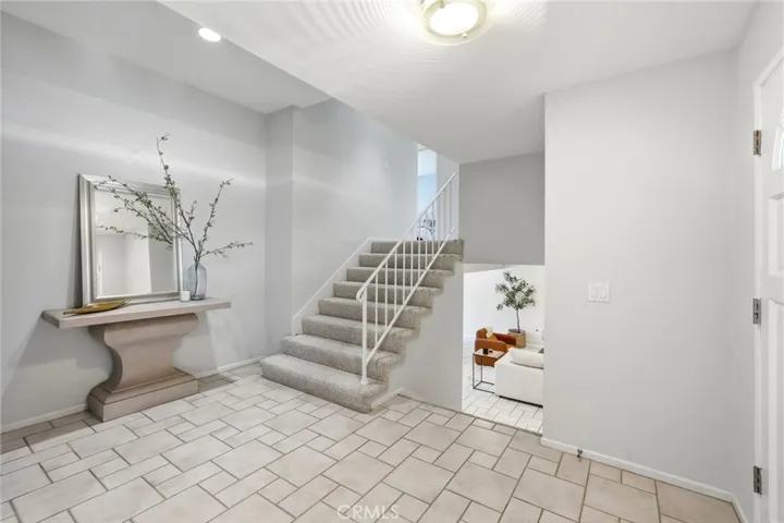 4747 Ellenita, Tarzana, California 91356