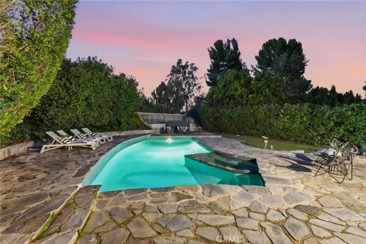 4747 Ellenita, Tarzana, California 91356