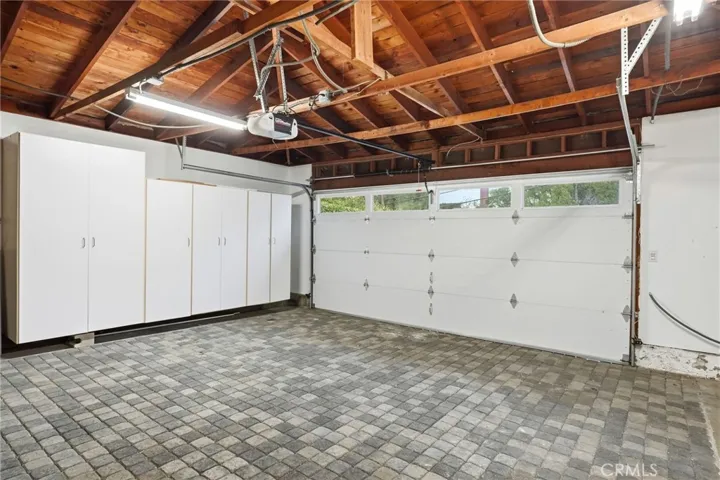 4747 Ellenita, Tarzana, California 91356