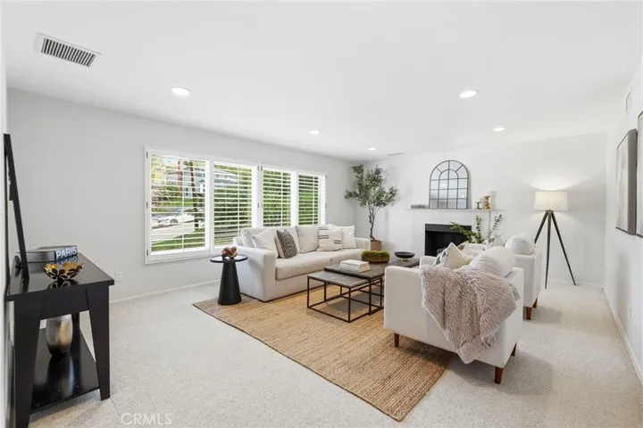 4747 Ellenita, Tarzana, California 91356