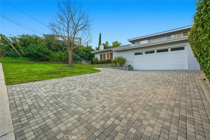 4747 Ellenita, Tarzana, California 91356