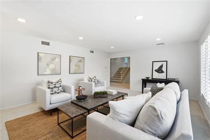 4747 Ellenita, Tarzana, California 91356