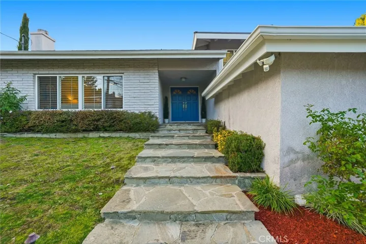 4747 Ellenita, Tarzana, California 91356