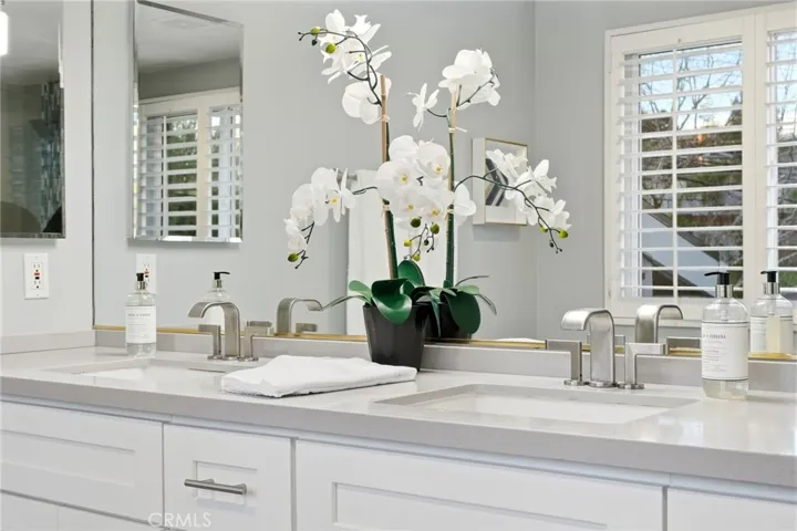4747 Ellenita, Tarzana, California 91356