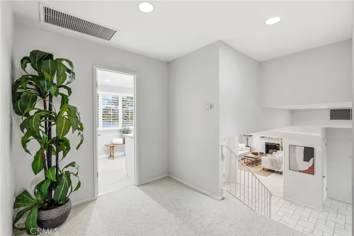4747 Ellenita, Tarzana, California 91356