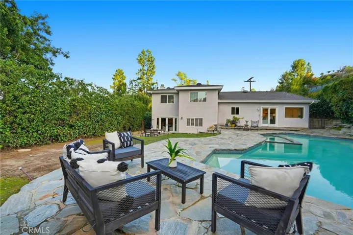 4747 Ellenita, Tarzana, California 91356