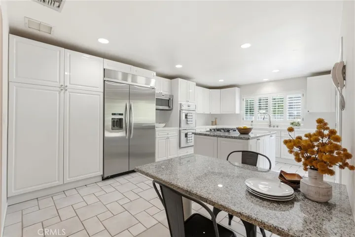 4747 Ellenita, Tarzana, California 91356