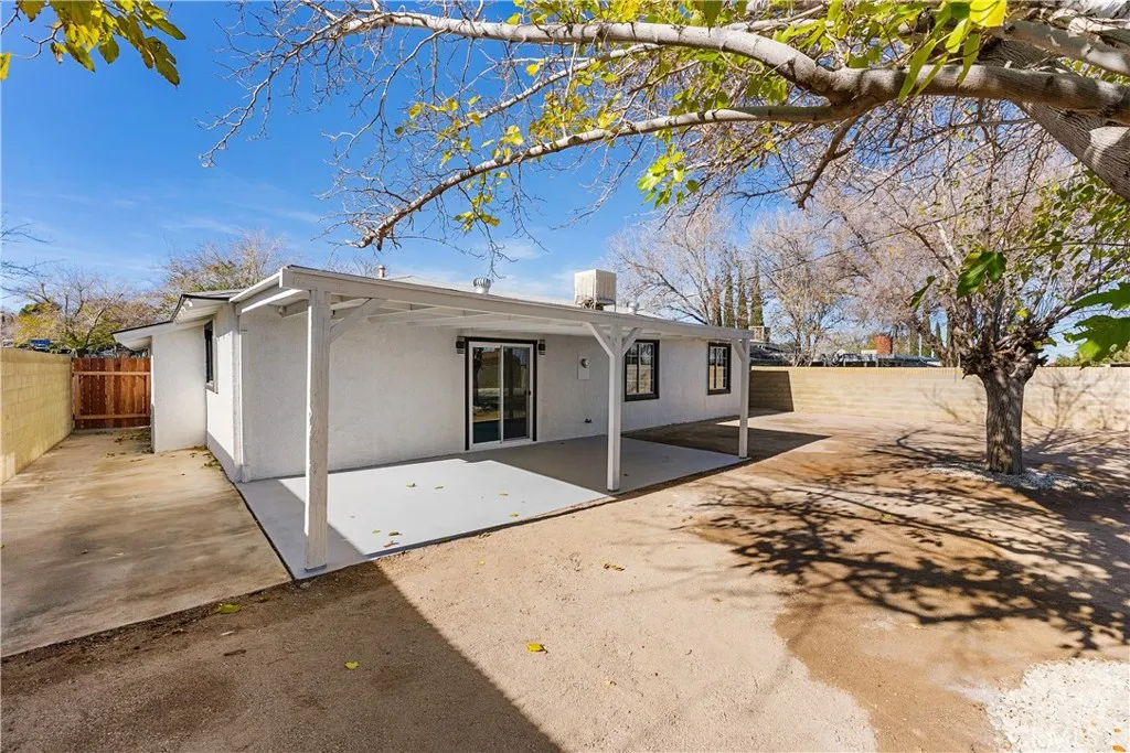 37410 Larkin Avenue, Palmdale, California 93550 home-pic-37