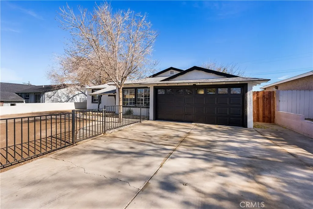 37410 Larkin Avenue, Palmdale, California 93550 home-pic-2