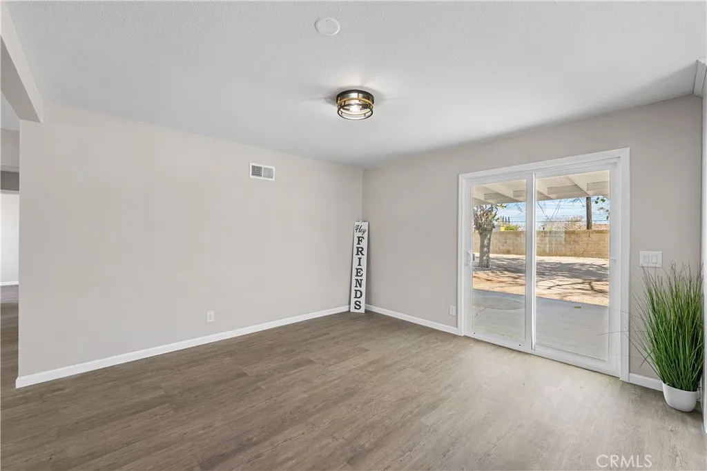 37410 Larkin Avenue, Palmdale, California 93550 home-pic-14