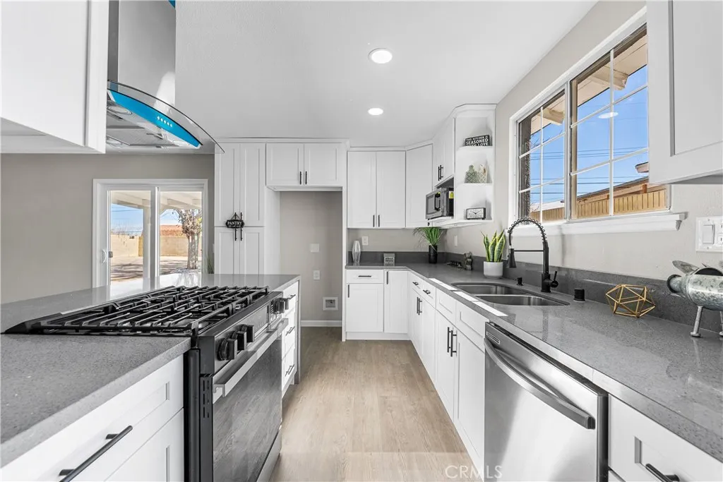 37410 Larkin Avenue, Palmdale, California 93550 home-pic-23