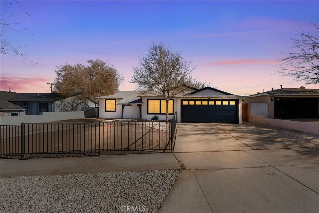 37410 Larkin Avenue, Palmdale, California 93550 home-pic-1