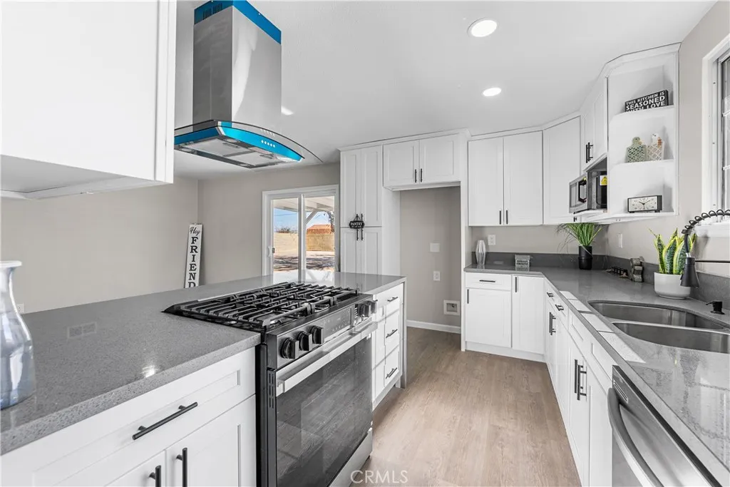 37410 Larkin Avenue, Palmdale, California 93550 home-pic-24
