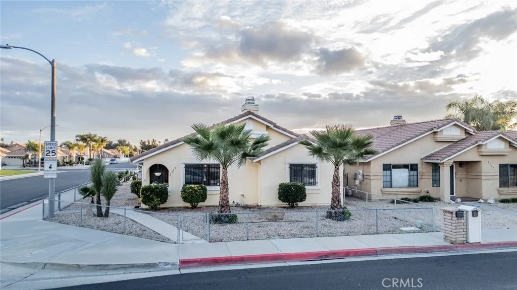 2715 W Fruitvale, Hemet, California 92545 home-pic-1