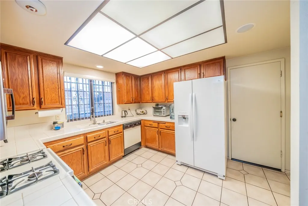2715 W Fruitvale, Hemet, California 92545 home-pic-11