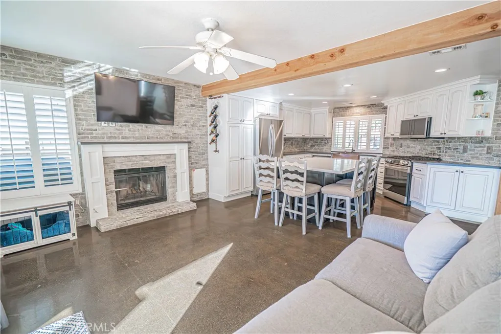 21728 Cheswold Avenue, Saugus, California 91350 home-pic-24