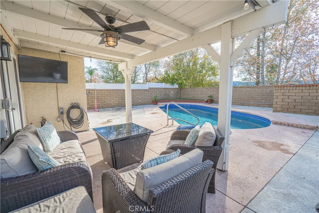 21728 Cheswold Avenue, Saugus, California 91350 home-pic-45