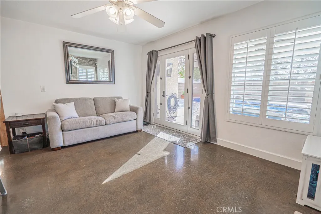 21728 Cheswold Avenue, Saugus, California 91350 home-pic-19