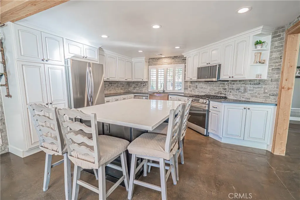 21728 Cheswold Avenue, Saugus, California 91350 home-pic-22