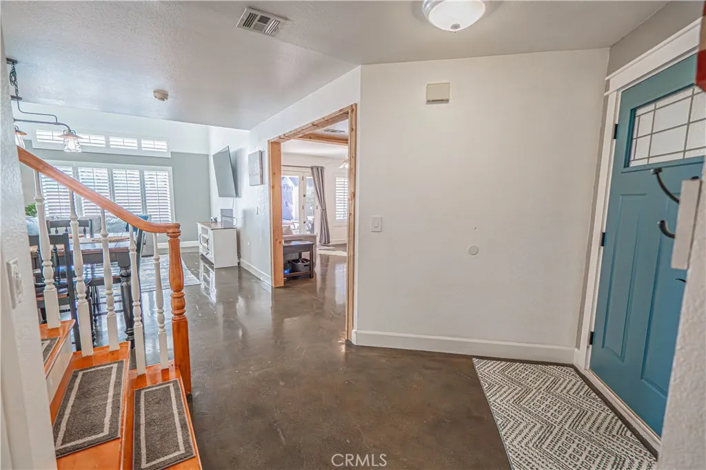 21728 Cheswold Avenue, Saugus, California 91350 home-pic-4