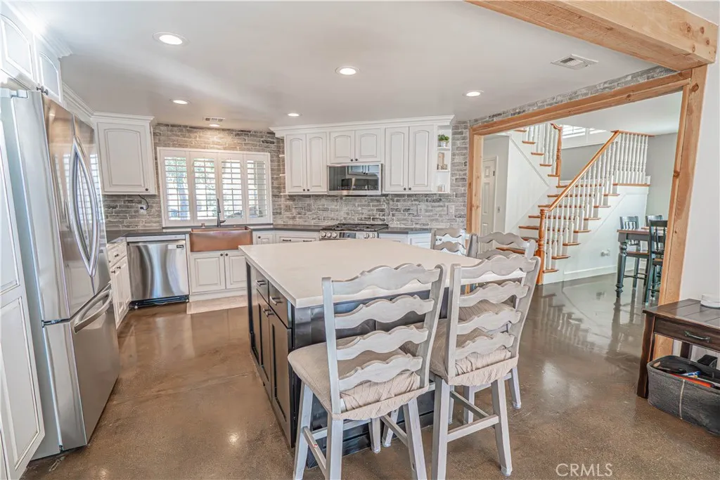 21728 Cheswold Avenue, Saugus, California 91350 home-pic-21