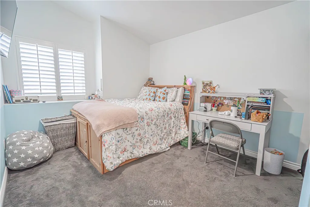 21728 Cheswold Avenue, Saugus, California 91350 home-pic-33