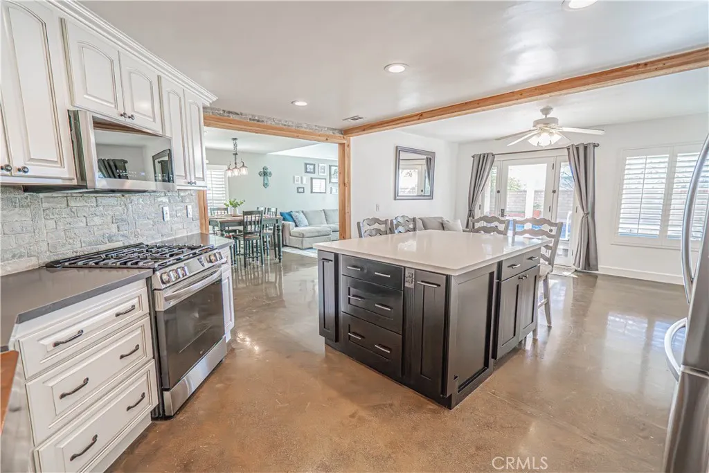 21728 Cheswold Avenue, Saugus, California 91350 home-pic-18
