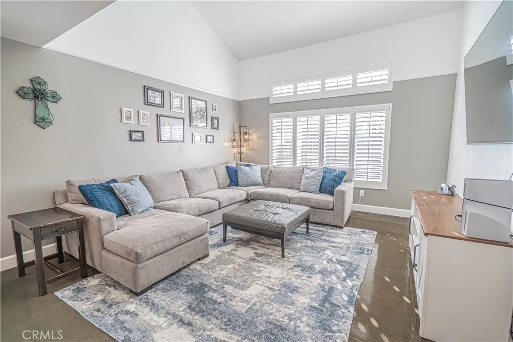21728 Cheswold Avenue, Saugus, California 91350 home-pic-8