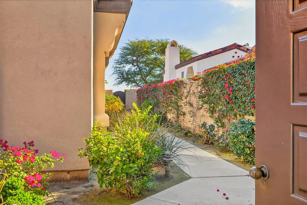 57706 Interlachen, La Quinta, California 92253 home-pic-2