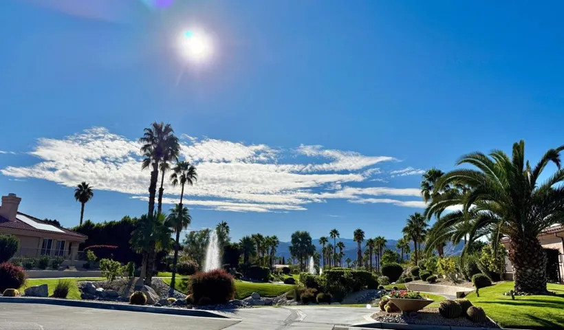 Vista del Aqua complex entry
