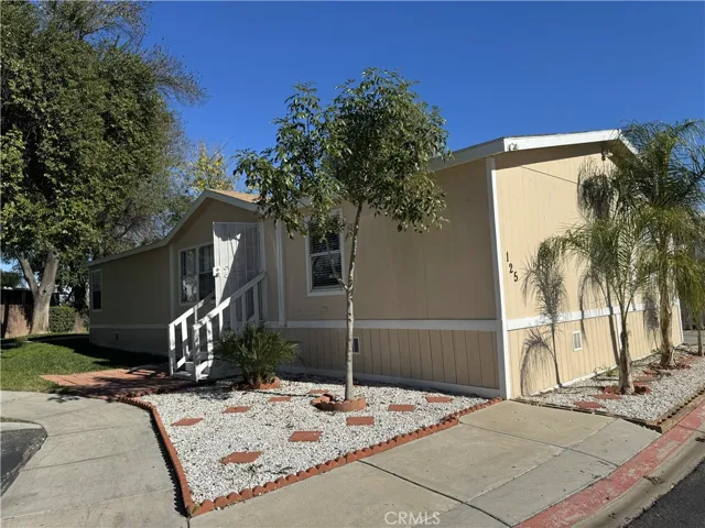 Exterior side yard area