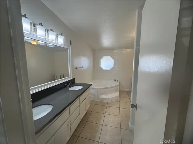 Double sinks on Master bath