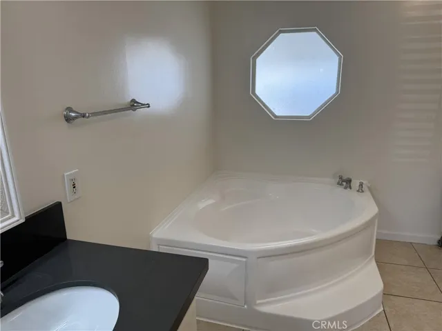 Bathtub in Master