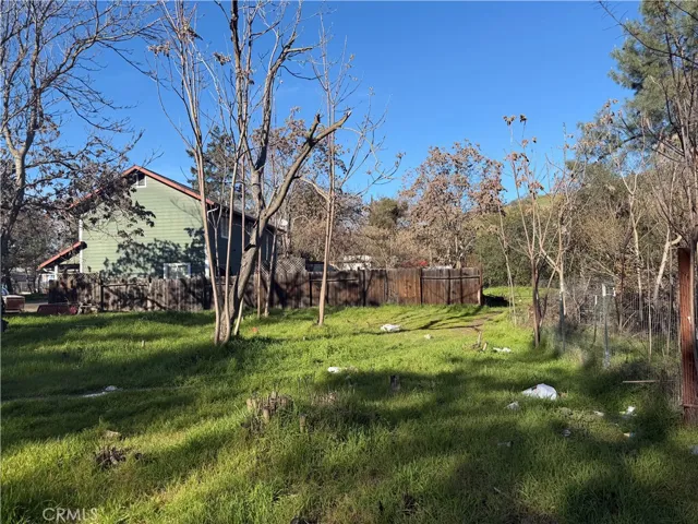Looking toward the neighbor on the left hand side of lot from the lot