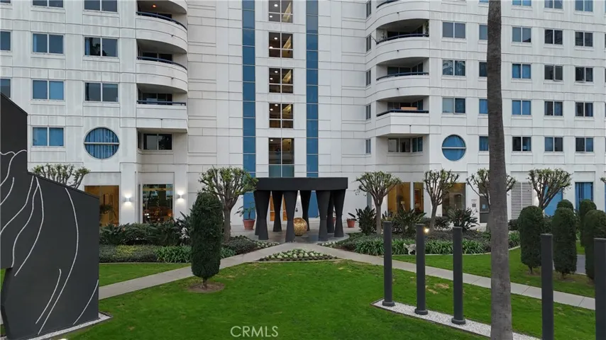 Ocean Blvd Entrance side