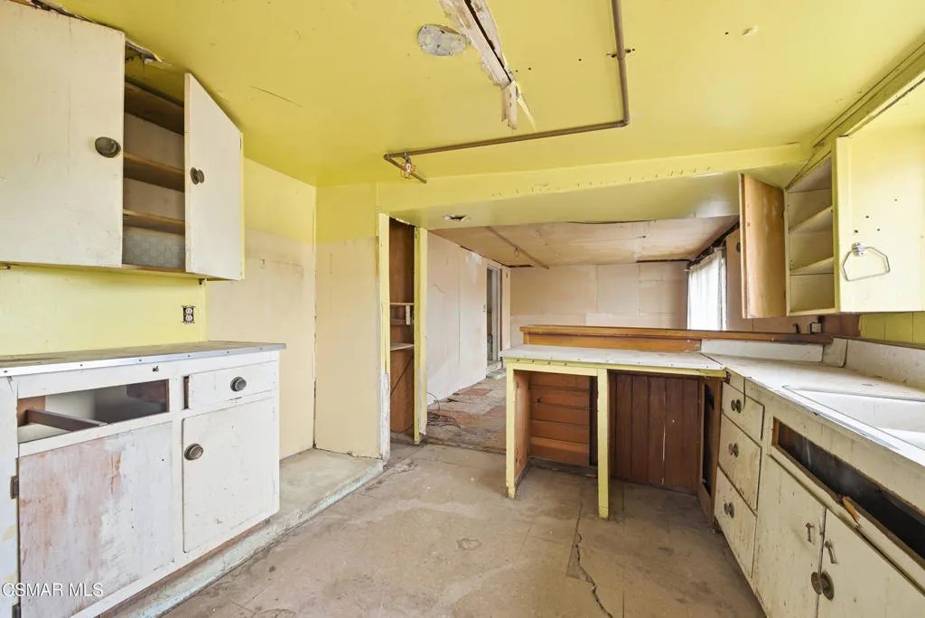 6130 Birch Street, Simi Valley, California 93063 home-pic-39
