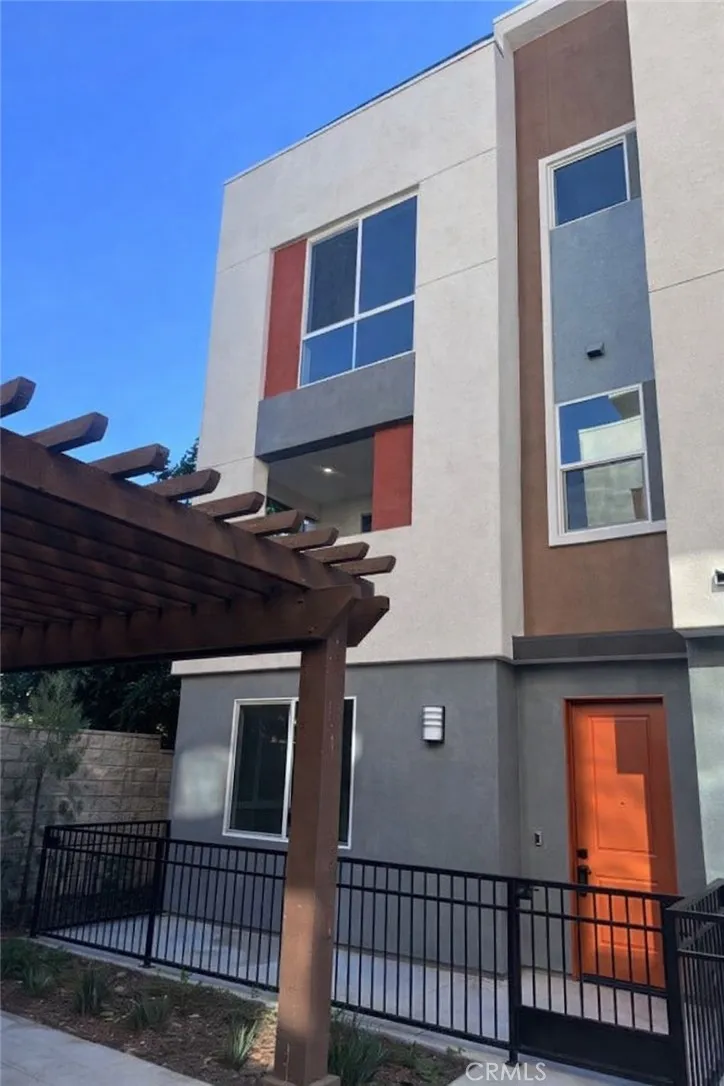 1814 E 1st Street 350, Santa Ana, California 92705 home-pic-1
